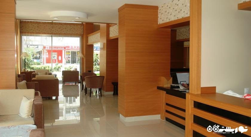 میز پذیرش هتل سوئیت لاگونا